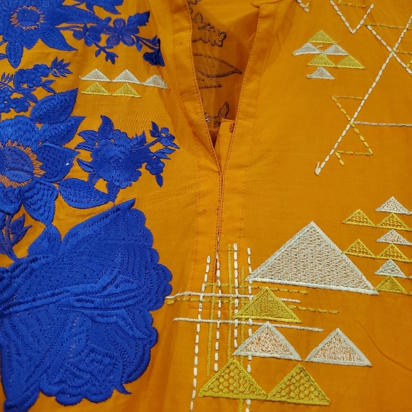 Junaid Jamshed Kurti - Picture 2 of 4